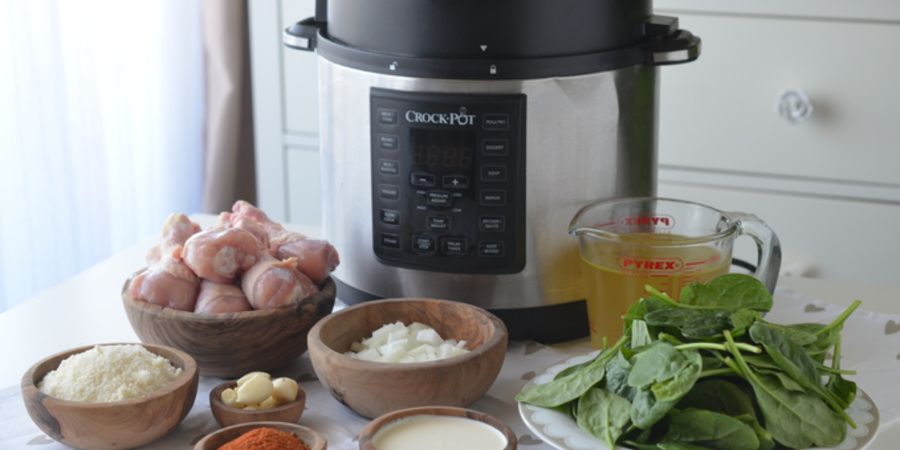 Rețetă pulpe de pui cu spanac la Multicooker Crock-pot Express cu gătire sub presiune by Teos Kitchen