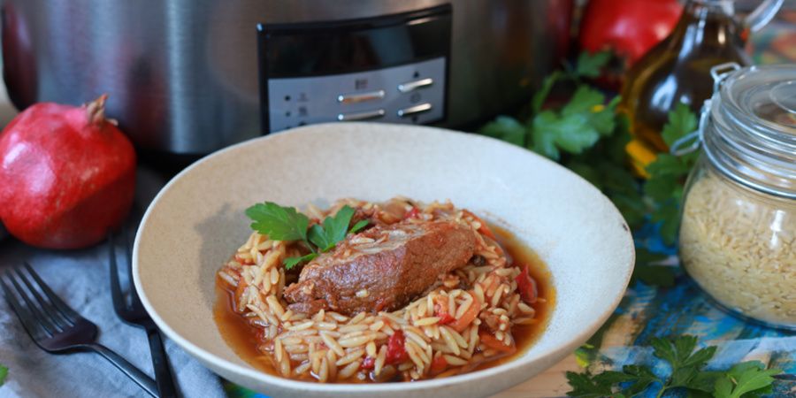 Rețetă Giouvetsi (Carne de vită cu legume și orzo) la slow cookerul Crock-pot 7.5L Digital by Bucătar Maniac