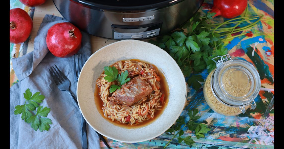 Rețetă Giouvetsi (Carne de vită cu legume și orzo) la slow cookerul