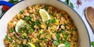 Rețetă orez cu fructe de mare (paella) la vasul din fontă emailată 4.7L Crock-Pot by Nutriție Sănătoasă