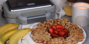 Rețetă gofre cu banane și căpșuni la aparatul de gofre DuraCeramic by Teo's Kitchen