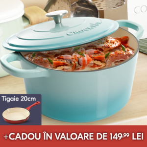 vas de fonta bleu pe masa cu mancare inauntru
