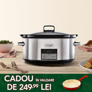 slow cooker crockpot 7,5L pe masa cu fundal de perete crem