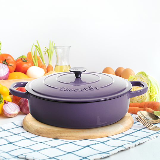 Vas cu capac, fontă emailată, 4.7L, rotund, violet Crock-Pot