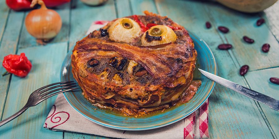 Reteta placinta cu carne pentru Halloween - Meatloaf Monstru