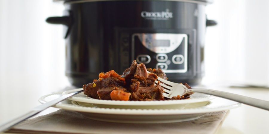 Rețetă vită brezată la Slow Cooker Crock-pot 4.7L Digital by retetepapabun.ro