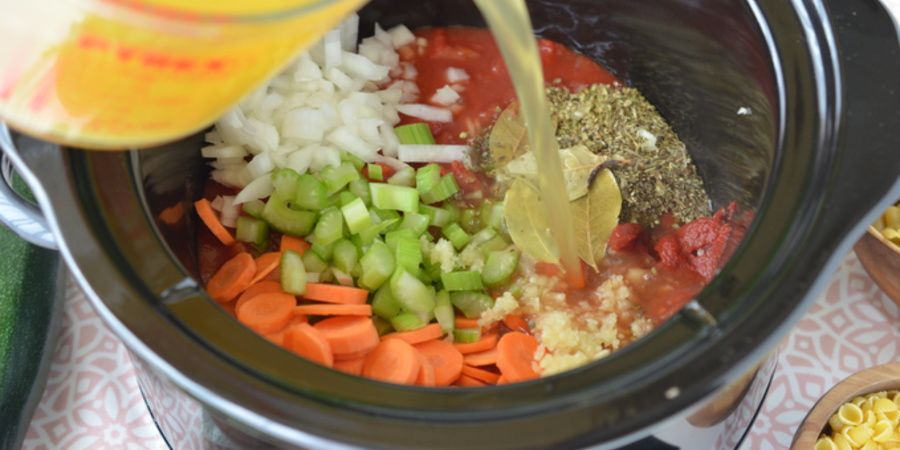 Reteta minestrone la Slow Cooker Crock-Pot 4.7L Digital by Teos Kitchen