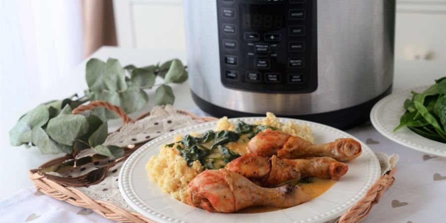 Rețetă pulpe de pui cu spanac la Multicooker Crock-pot Express cu gătire sub presiune by Teos Kitchen