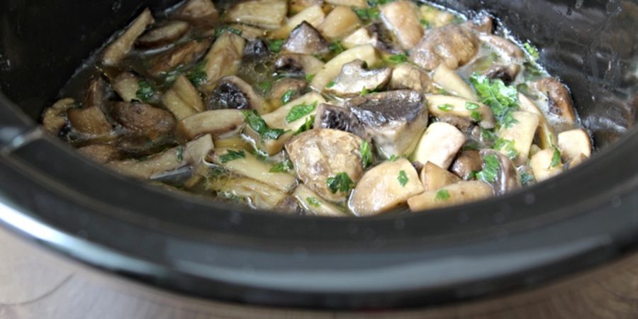 Reteta ciuperci în sos de unt și usturoi la Slow Cooker Crock-Pot 4.7 l Digital by Lecturi si Arome