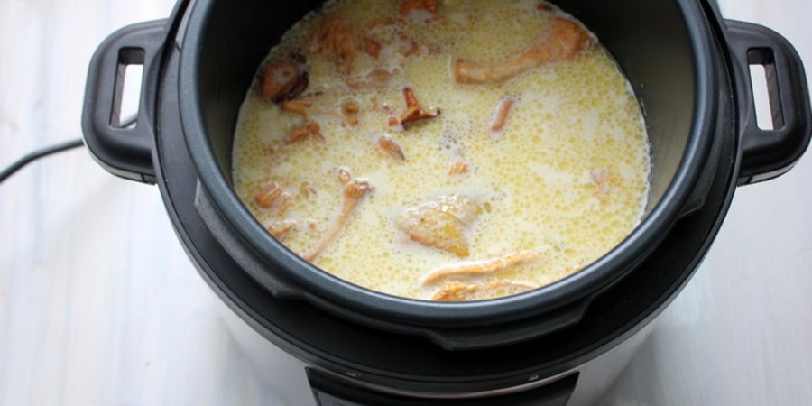 Rețetă pui cu sos de smântână și muștar la Multicooker Crock-pot Express cu gătire sub presiune by Lauras Sweets