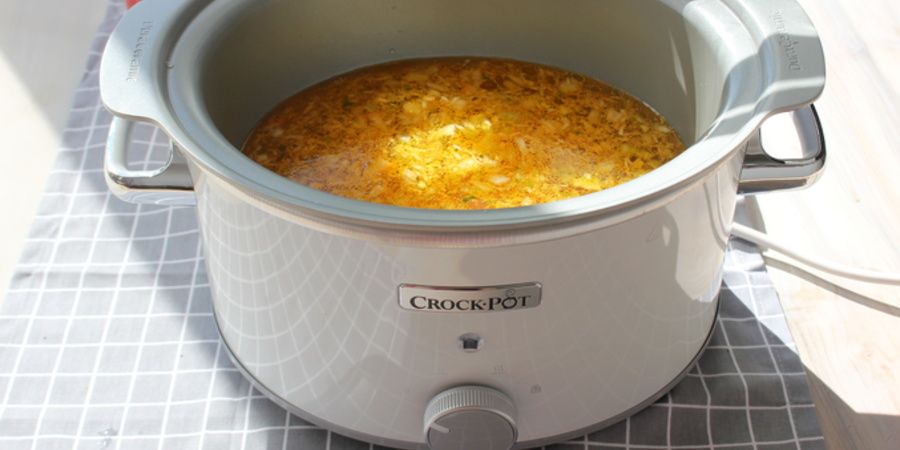 Rețetă ciorbă cu perișoare de pasăre pregătită la Slow cooker Crock Pot 4.5L DuraCeramic Hinged Lid Sauté by Lauras Sweets