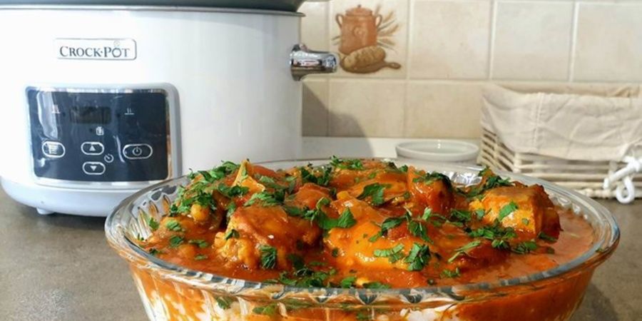 Curry de pui cu sos aromat și cremos la Slow cooker 5.0 L Digital DuraCeramic Sauté Crock-Pot by Prințesa Urbană