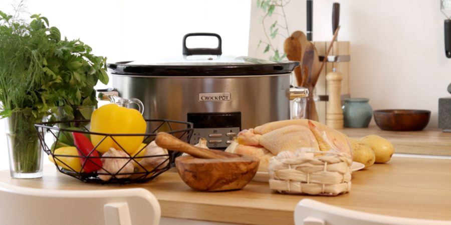 Rețetă pui întreg cu usturoi și lămâie la Slow Cooker 7.5L Digital Crock-Pot by Bucătar Maniac