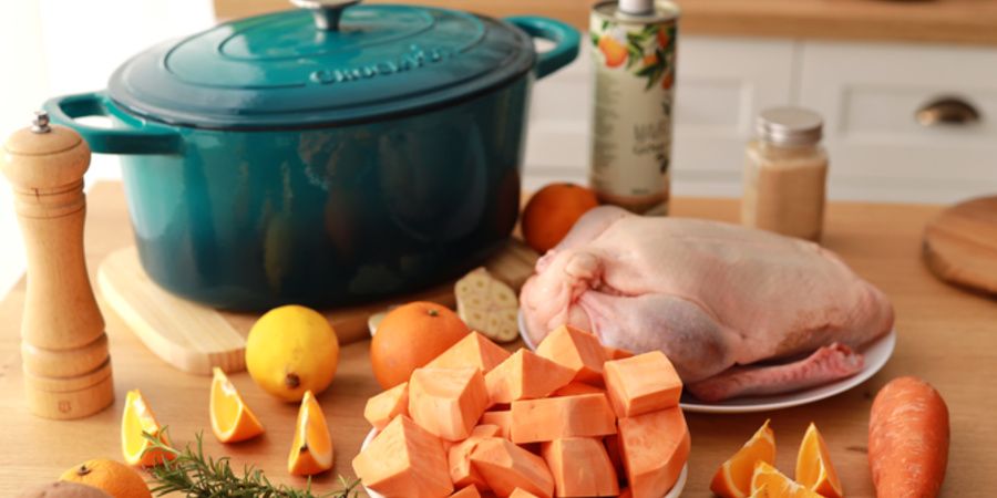 Rețetă rață la cuptor cu cartofi dulci, morcovi și portocale la vasul din fontă emailată de 6.6L Crock-Pot by Bucătar Maniac