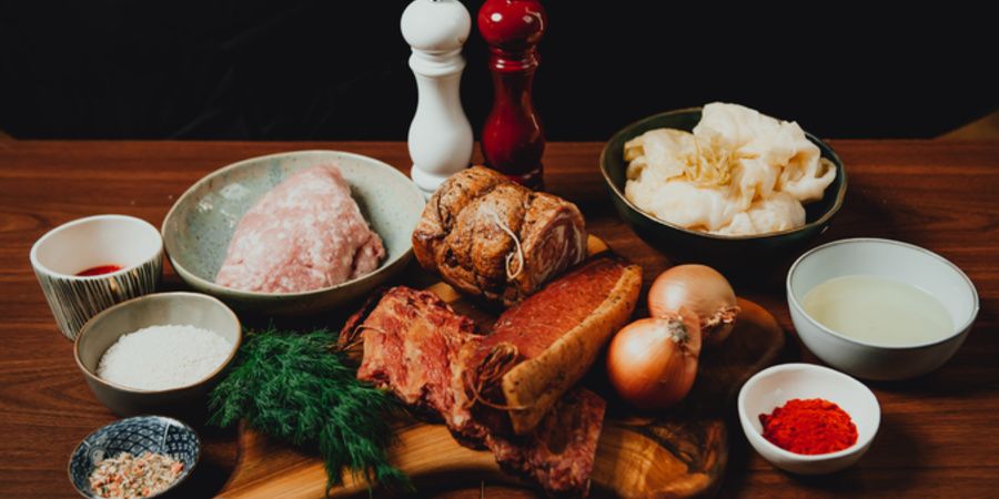 Rețetă sarmale cu carne de porc în foi de varză și afumătură în vasul din fontă emailată de 6.6L Crock-Pot by Chef Roxana Blenche