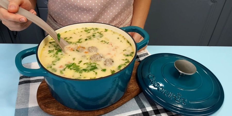 Rețetă ciorbă de perișoare cu smântână la vasul rotund pentru cuptor cu capac, din fontă emailată, 2.84L Crock-pot by Rețetele Mihaelei