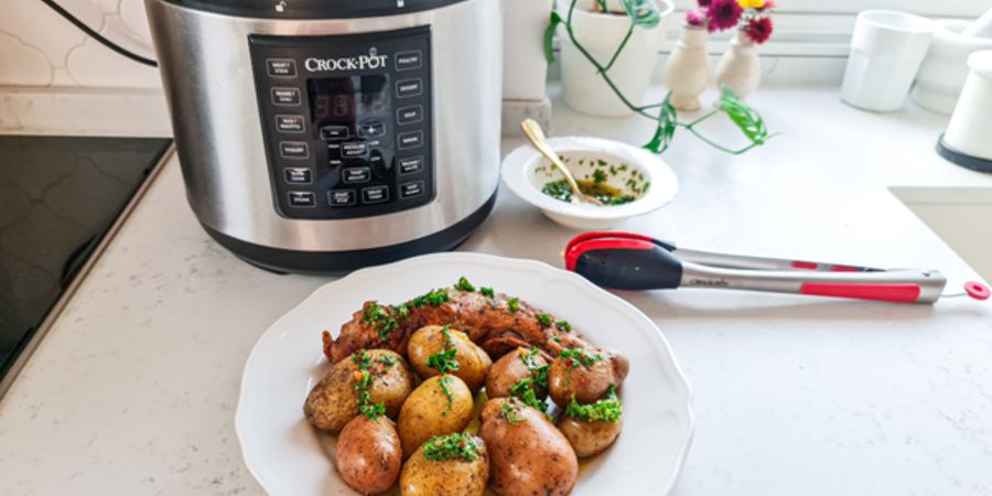 Rețetă Mușchiuleț de porc cu cartofi și sos de usturoi cu pătrunjel la Multicookerul Crock-pot Express by Prăjiturela