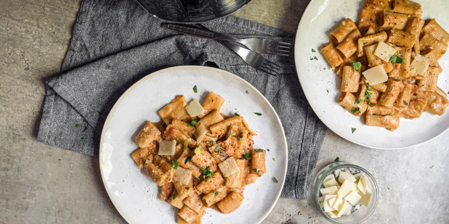 Rețetă paste cu gin (pasta alla gin) la Crock-pot Turbo Express by Daniel Breda