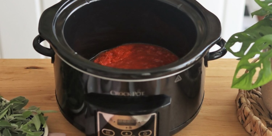 Rețetă pui cu suc de roșii la Slow Cooker 4.7L Digital Crockpot by Teos Kitchen