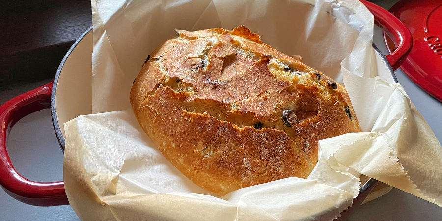 Rețetă Pâine cu măsline în vasul de fontă emailată Crock-pot by Flavia Hirișcău