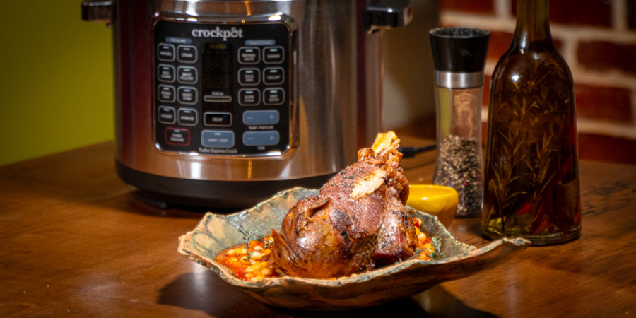 Rețetă pulpă de curcan cu fasole și sos BBQ la Multicookerul Crock-pot Turbo Express by Alex Cîrţu