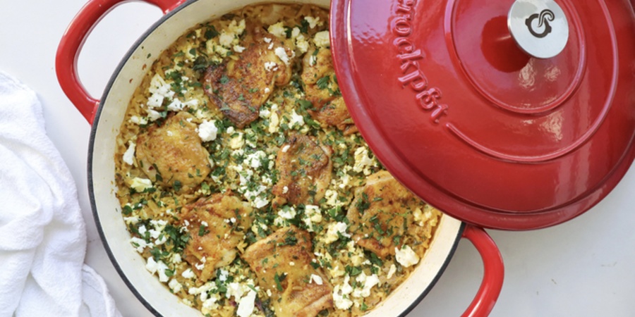 Rețetă pui cu orzo și feta la vas din fontă emailată Crock-pot by Taste Bazaar