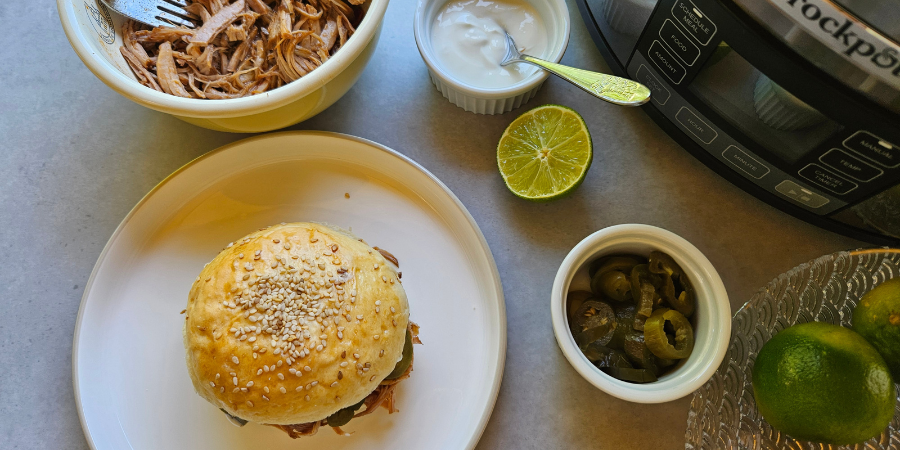 Rețetă sandwich mexican cu pulled pork by Alexandra Tudor